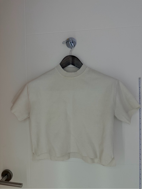 Abercrombie & Fitch Tops - Abercrombie & Fitch Cream Ribbed Crew Neck Top Cropped